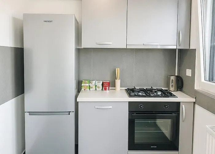 Close To The Cathedral Of The Nation's Salvation - 727 Apartment Bucharest